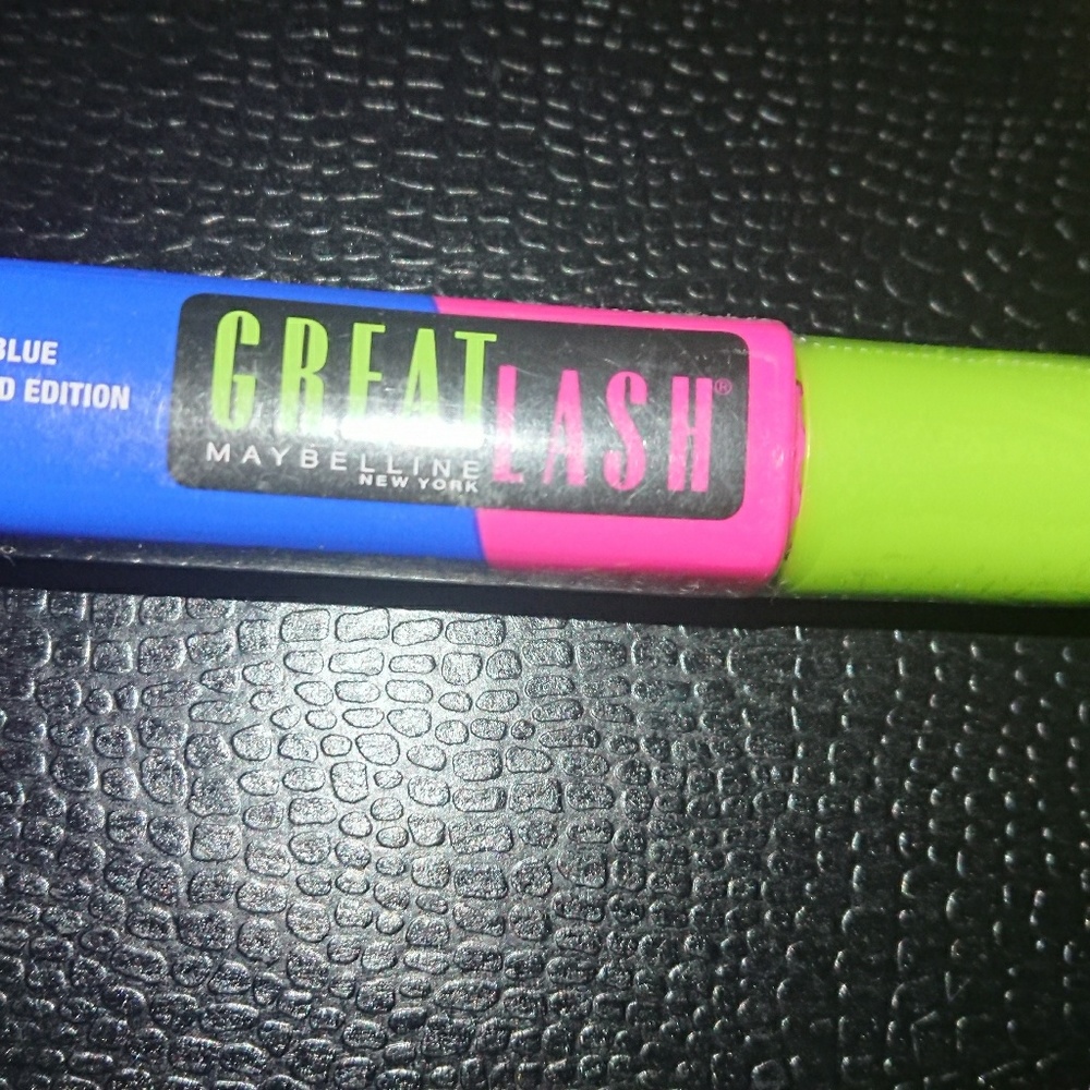 Maybelline limited edition I see blue mascara